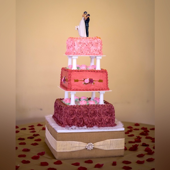 True Romance Cake Toppers: Bride + Groom - Picture 2 of 12